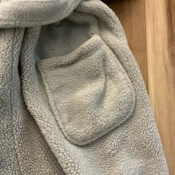 Victoria's Secret Long Plush Blue Robe - Picture 3 of 7